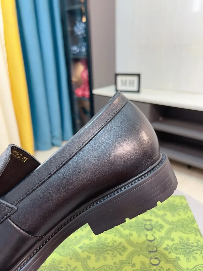 Men's shoes 💰500🌹🌹[GUCCI Gucci] A new style of formal men's leather shoes is coming ~ The original quality upper is made of Italian cowhide➕The leather is soft and delicate, comfortable and soft. The top layer of genuine leather, rubber wear-resistant outsole, the shoe shape is dignified and domineering, and the luxury charm is not concealed! The natural and free nouveau riche leads the trend. Code number: 38-44